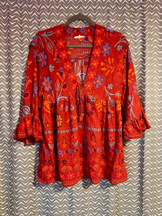 Easel Los Angeles Tops - Easel | Red Floral V-Neck Tunic, Size L